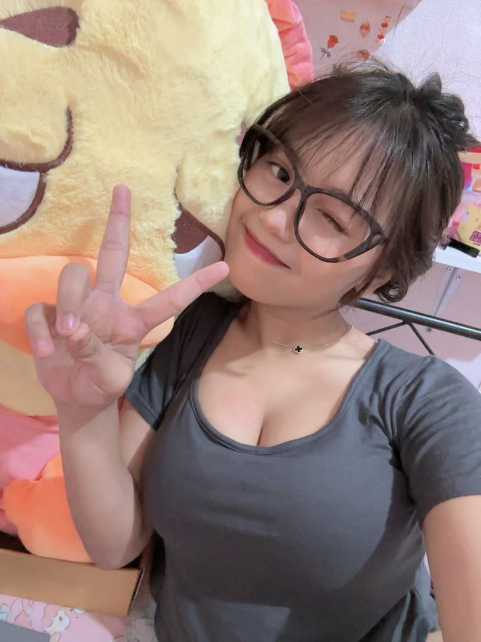 Riska Saputri alias Riskanjut PART 2 , 3v +20p, HOT POL! 7 32 website by kawai.vip